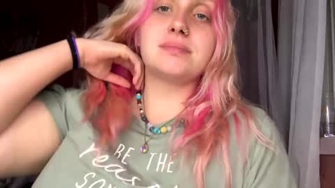 _peaceoutgirlscout_ online show from September 21, 1:48 am