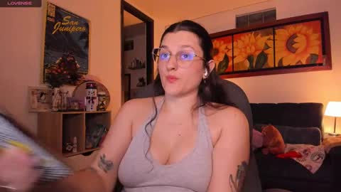 Snapshot of _peach__ chatting on December 12, 3:43 am violeta ig  online show from December 12, 3:43 am