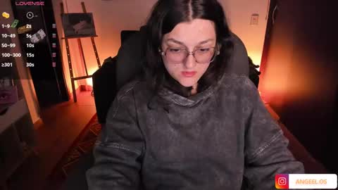 Snapshot of _peach__ chatting on February 11, 1:31 am violeta ig  online show from February 11, 1:31 am