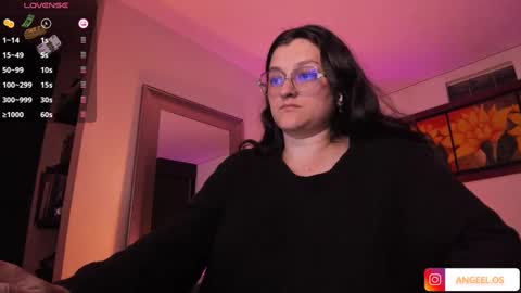Snapshot of _peach__ chatting on February 19, 4:34 am violeta ig  online show from February 19, 4:34 am