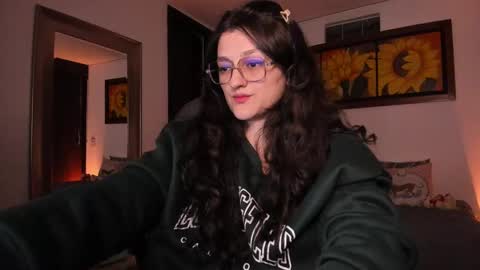 Snapshot of _peach__ chatting on September 23, 3:59 am violeta ig  online show from September 23, 3:59 am