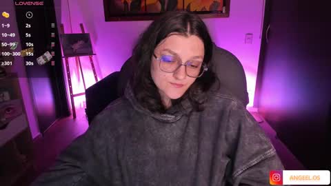 Snapshot of _peach__ chatting on January 18, 5:10 am violeta ig  online show from January 18, 5:10 am