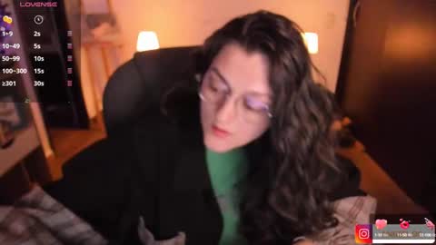 Snapshot of _peach__ chatting on December 20, 3:58 am violeta ig  online show from December 20, 3:58 am