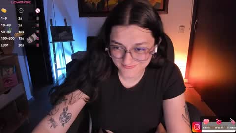Snapshot of _peach__ chatting on February 1, 4:46 am violeta ig  online show from February 1, 4:46 am