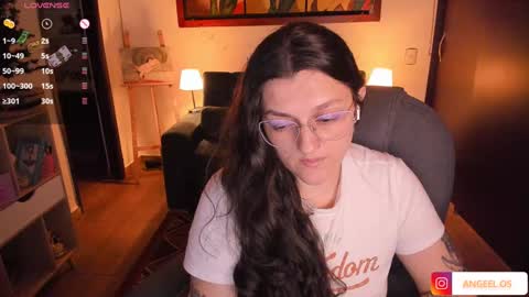 Snapshot of _peach__ chatting on December 13, 4:22 am violeta ig  online show from December 13, 4:22 am