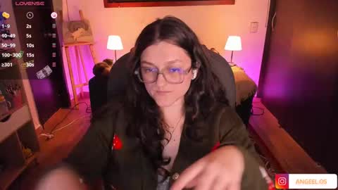 Snapshot of _peach__ chatting on December 29, 3:22 am violeta ig  online show from December 29, 3:22 am