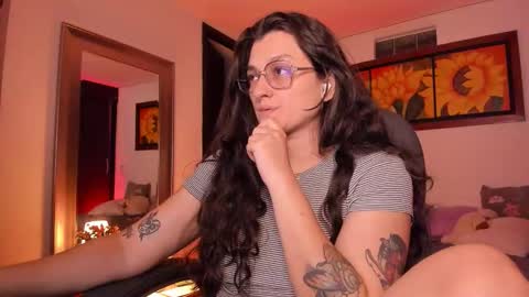 Snapshot of _peach__ chatting on September 26, 3:04 am violeta ig  online show from September 26, 3:04 am