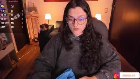 Snapshot of _peach__ chatting on December 27, 3:20 am violeta ig  online show from December 27, 3:20 am