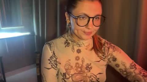  HADLY see u online 0312  online show from November 15, 2:07 pm