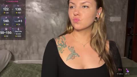  HADLY see u online 0312  online show from October 25, 3:08 pm