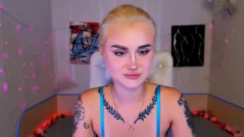 Snapshot of _ravena chatting on October 19, 3:58 pm _ravena online show from October 19, 3:58 pm