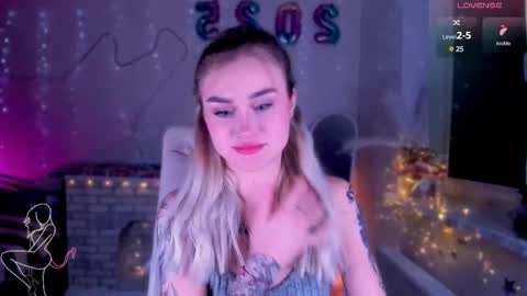 Snapshot of _ravena chatting on January 20, 1:32 pm _ravena online show from January 20, 1:32 pm