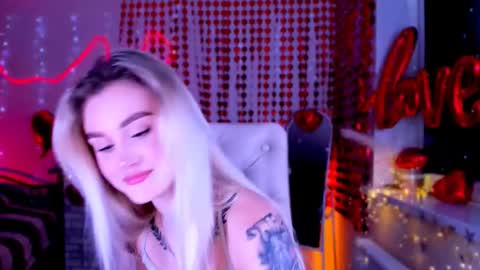 Snapshot of _ravena chatting on February 19, 10:01 am _ravena online show from February 19, 10:01 am