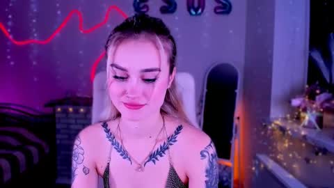 Snapshot of _ravena chatting on February 3, 2:02 pm _ravena online show from February 3, 2:02 pm