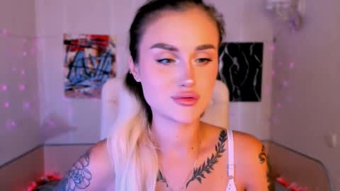 Snapshot of _ravena chatting on October 10, 10:31 am _ravena online show from October 10, 10:31 am