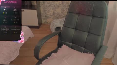 Snapshot of _red__fox__ chatting on February 27, 6:50 am _red__fox__ online show from February 27, 6:50 am