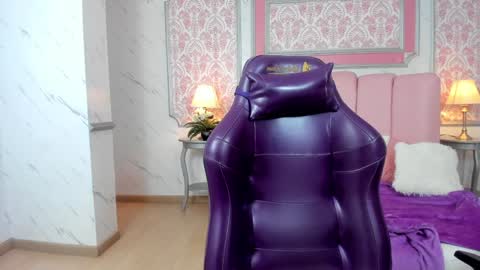     1430  2100  -5  online show from December 7, 8:16 pm