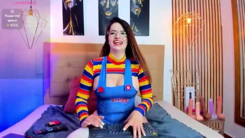 SAMANTHA FOX online show from October 3, 12:21 pm