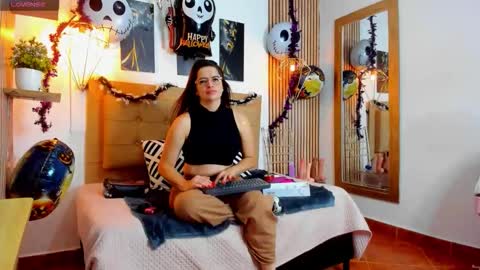 SAMANTHA FOX online show from October 19, 10:50 am