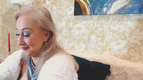 Sara online show from November 19, 7:19 am