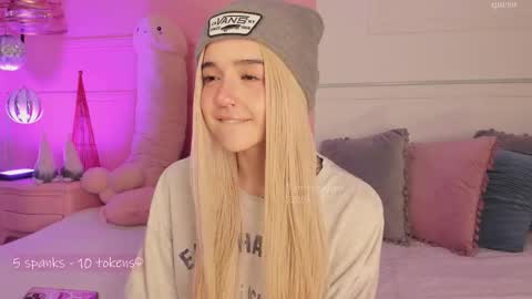 _tammarra_ online show from January 7, 12:41 pm