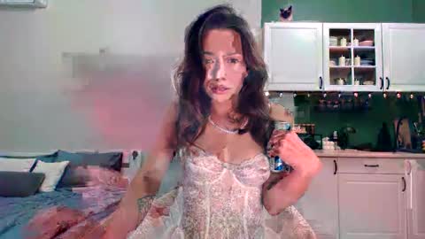 Mia online show from February 1, 7:12 pm