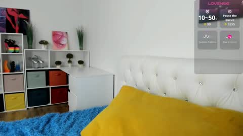 LilyOpen Pvt online show from September 11, 1:44 pm