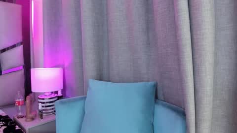 _valeria_saenz_ online show from February 16, 7:52 am