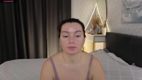 Jasmine online show from November 3, 7:34 am