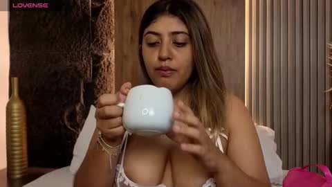 Abbygail online show from December 3, 12:40 pm