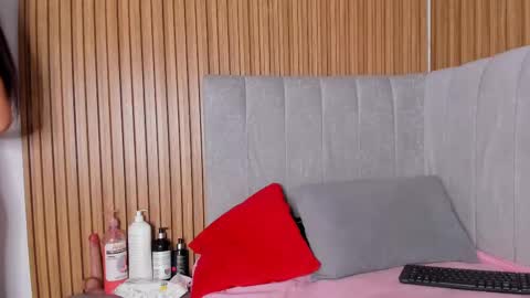 abby_swett1 online show from October 2, 3:33 am