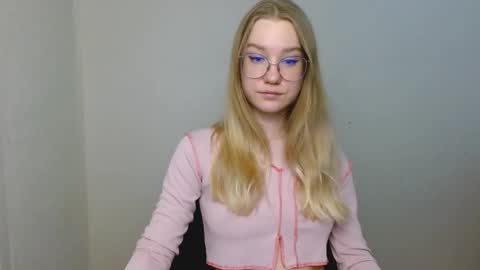 Abby Lovense is active online show from February 18, 2:38 pm