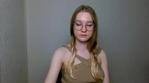 Abby Lovense is active online show from December 1, 12:09 pm