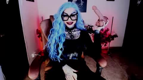 Abby online show from December 5, 3:06 am