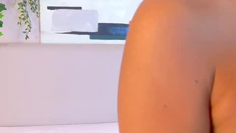 abiehils online show from September 23, 1:09 pm