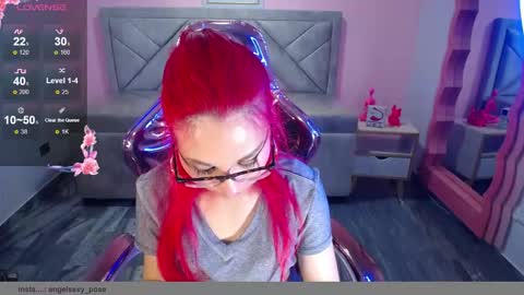 abril_ch_ online show from December 3, 11:01 am