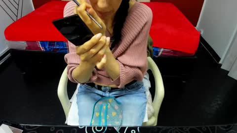 ABRIL online show from December 2, 8:09 pm