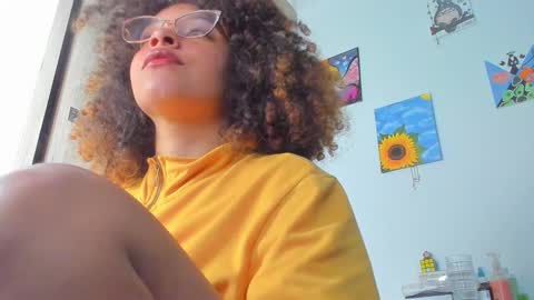 Snapshot of ada_gales_ chatting on September 25, 4:11 am  Isa  online show from September 25, 4:11 am