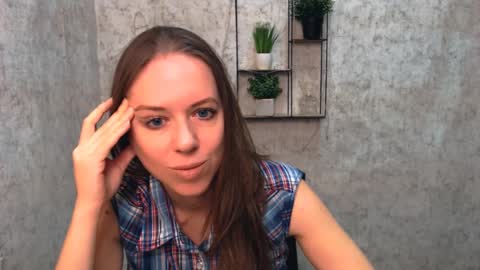 adamais_ online show from February 25, 8:03 am