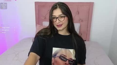 Snapshot of adara_lennox chatting on January 21, 9:15 pm ADARA  online show from January 21, 9:15 pm