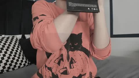 Ade  online show from January 17, 8:00 pm