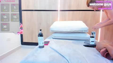 adela chase online show from November 21, 3:30 am