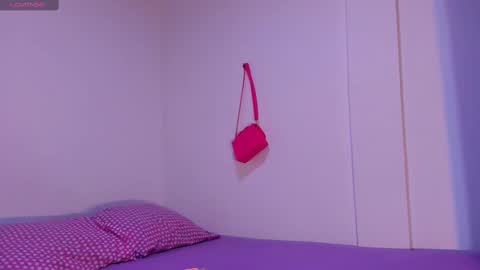 Snapshot of adela_parker chatting on February 18, 7:00 pm Adela Parker  online show from February 18, 7:00 pm