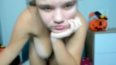 Snapshot of adelecruzz chatting on October 23, 7:14 am adelecruzz online show from October 23, 7:14 am