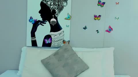 Adele Smithh online show from December 3, 11:45 am