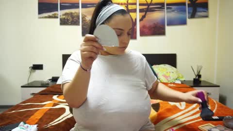 Adellineee online show from January 28, 9:40 pm