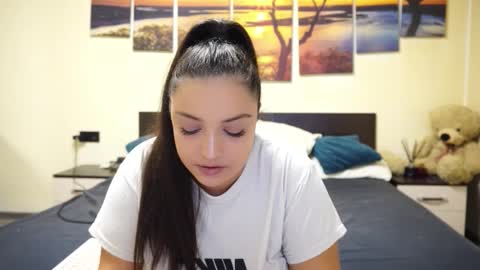 Adellineee online show from October 22, 9:20 pm