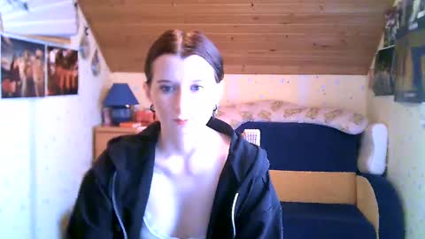 Snapshot of adorable_sparkle chatting on March 3, 1:15 pm adorable_sparkle online show from March 3, 1:15 pm
