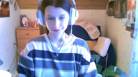 Snapshot of adorable_sparkle chatting on February 10, 1:22 pm adorable_sparkle online show from February 10, 1:22 pm