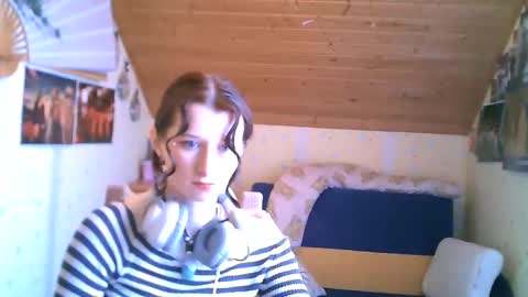 Snapshot of adorable_sparkle chatting on February 13, 12:21 pm adorable_sparkle online show from February 13, 12:21 pm